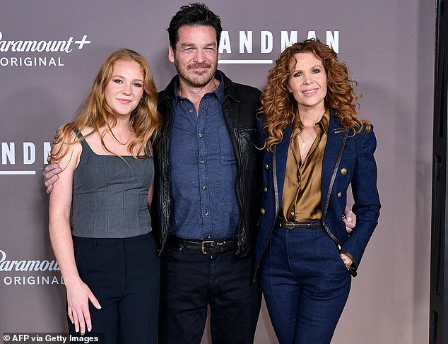 Bart Johnson posed between daughter Kate Johnson, 19, and wife Robyn Lively, 52, at a Landman screening in LA last month