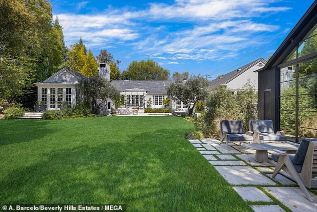 Gwyneth Paltrow finally sells the house that Goop built for cut price of  million amid major life change