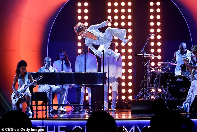 The 22-year-old singer captivated viewers across the nation with his vocals and dance moves... which included an impressive flip off a piano