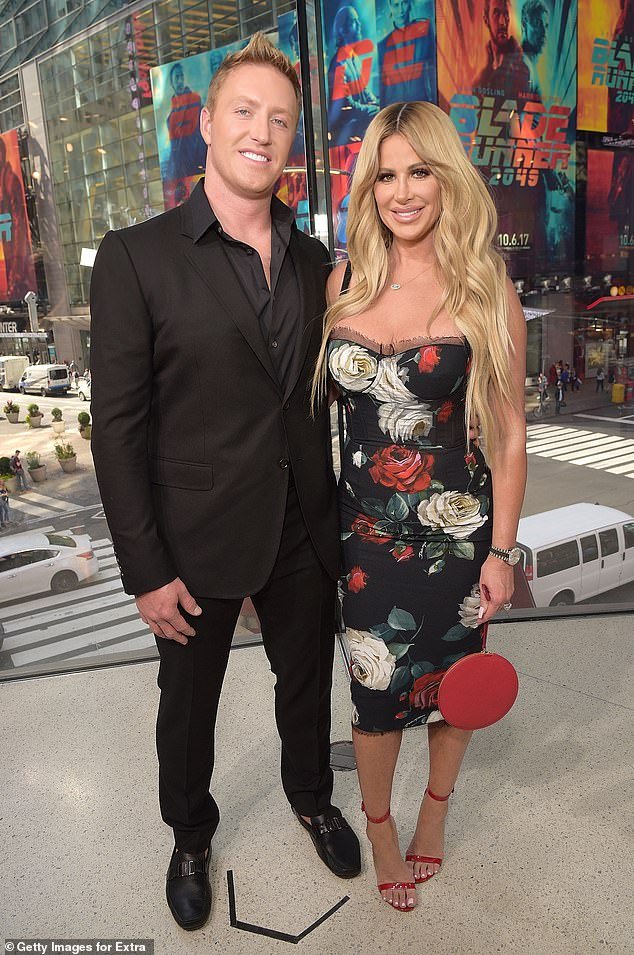 Kim Zolciak and Kroy Biermann FINALLY sell Georgia mansion for .75M… after listing it two years ago for M