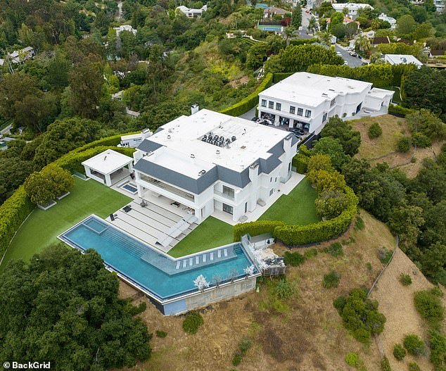 Meanwhile, Lopez and Affleck have yet to offload their former marital home¿a $61 million Beverly Hills estate they bought in May 2023