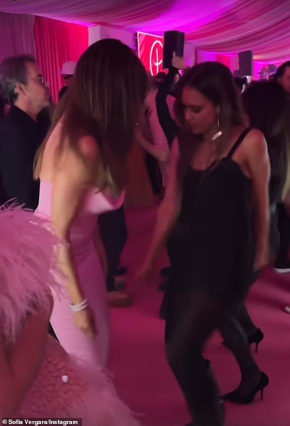 The 52-year-old Colombian bombshell - who just finalized her divorce from second husband Joe Manganiello - danced the night away with LBD-clad Jessica Alba (R), who filed for divorce from her husband Cash Warren on February 7