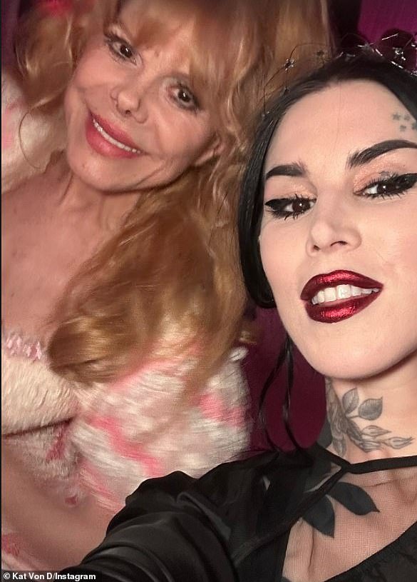 The 42-year-old makeup mogul-turned-rocker also took a selfie with the Spanish 74-year-old