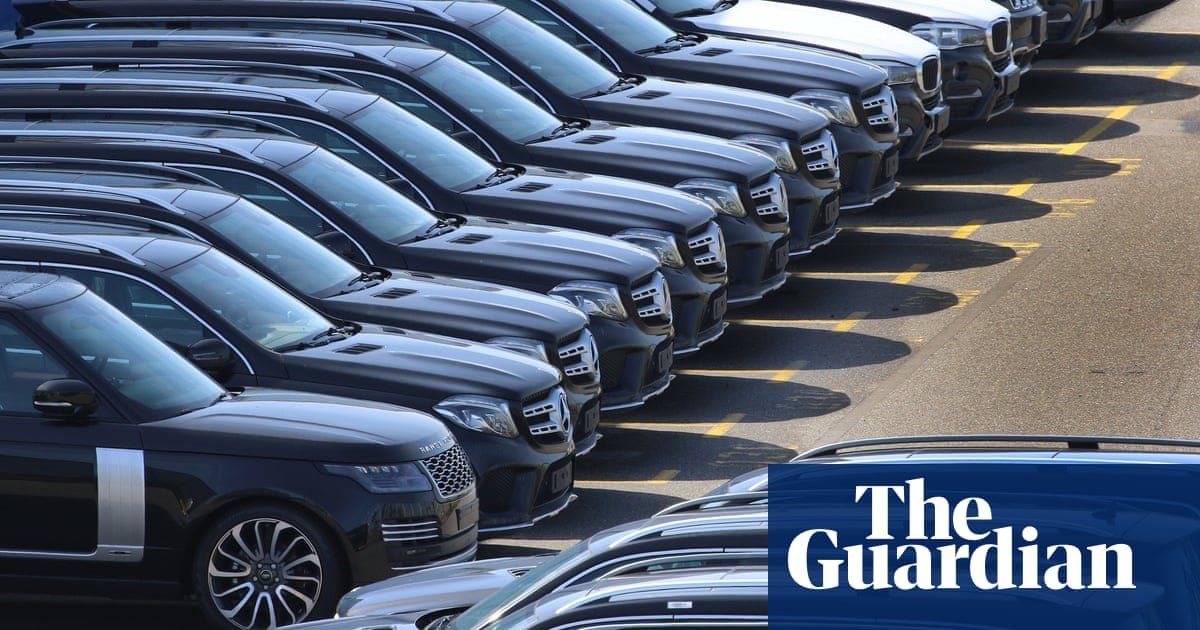 Trump threatens 25% tariffs on foreign cars and semiconductor chips | Donald Trump